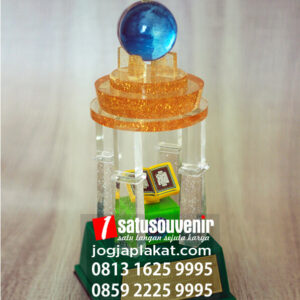 contoh piala lomba