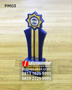 harga trophy