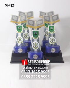 harga piala 1 set